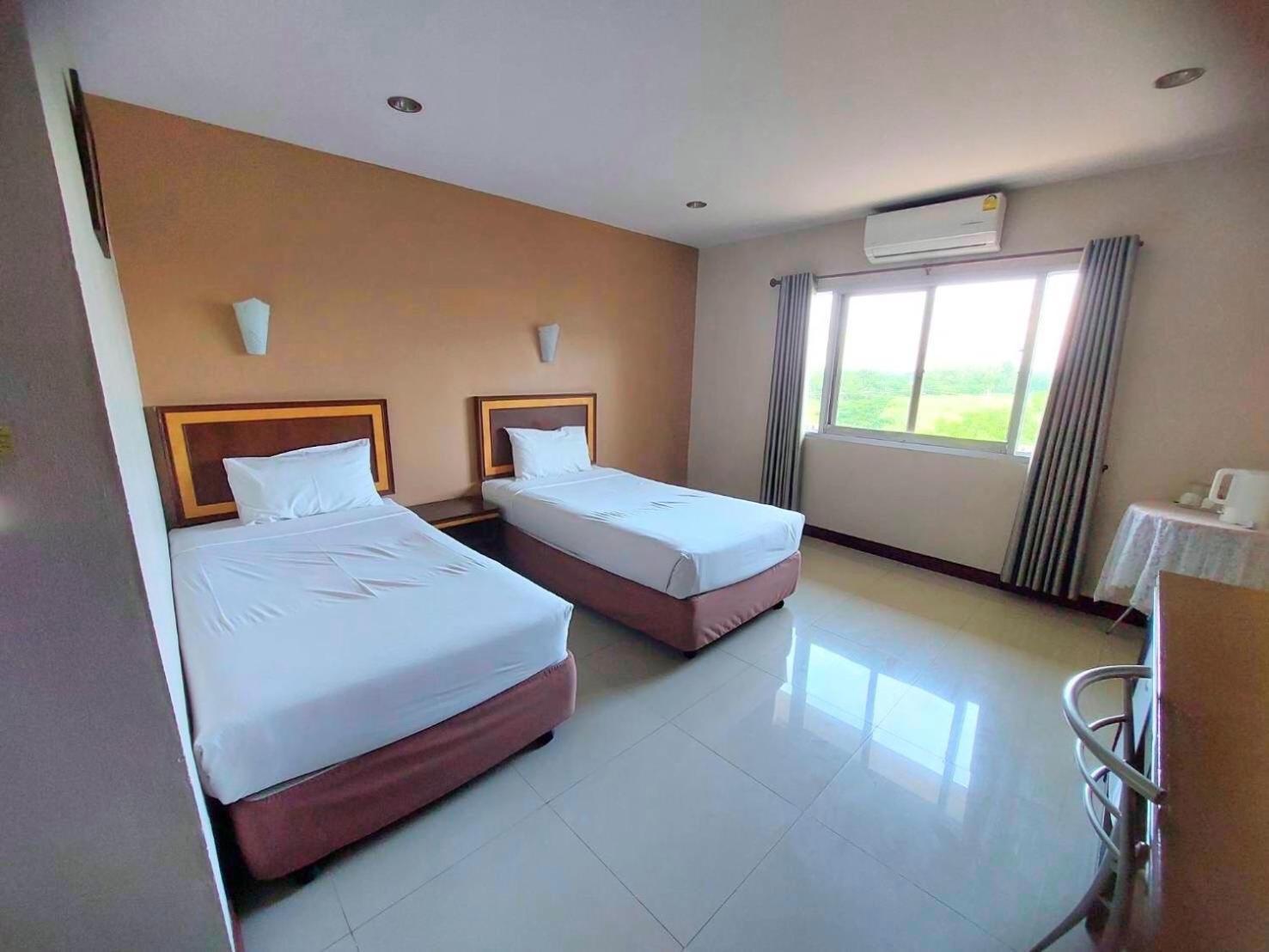 Kp Hotel Udonthani Kumphawapi Екстериор снимка